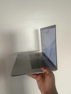 Laptop Apple MacBook Pro 2017 16GB Intel Core I7 SSD 256GB