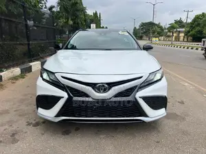 Toyota Camry XSE 2021 White