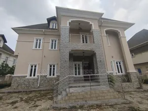 6bdrm Duplex in Apo for sale