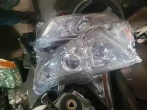 Headlight Toyota Highlander 2012
