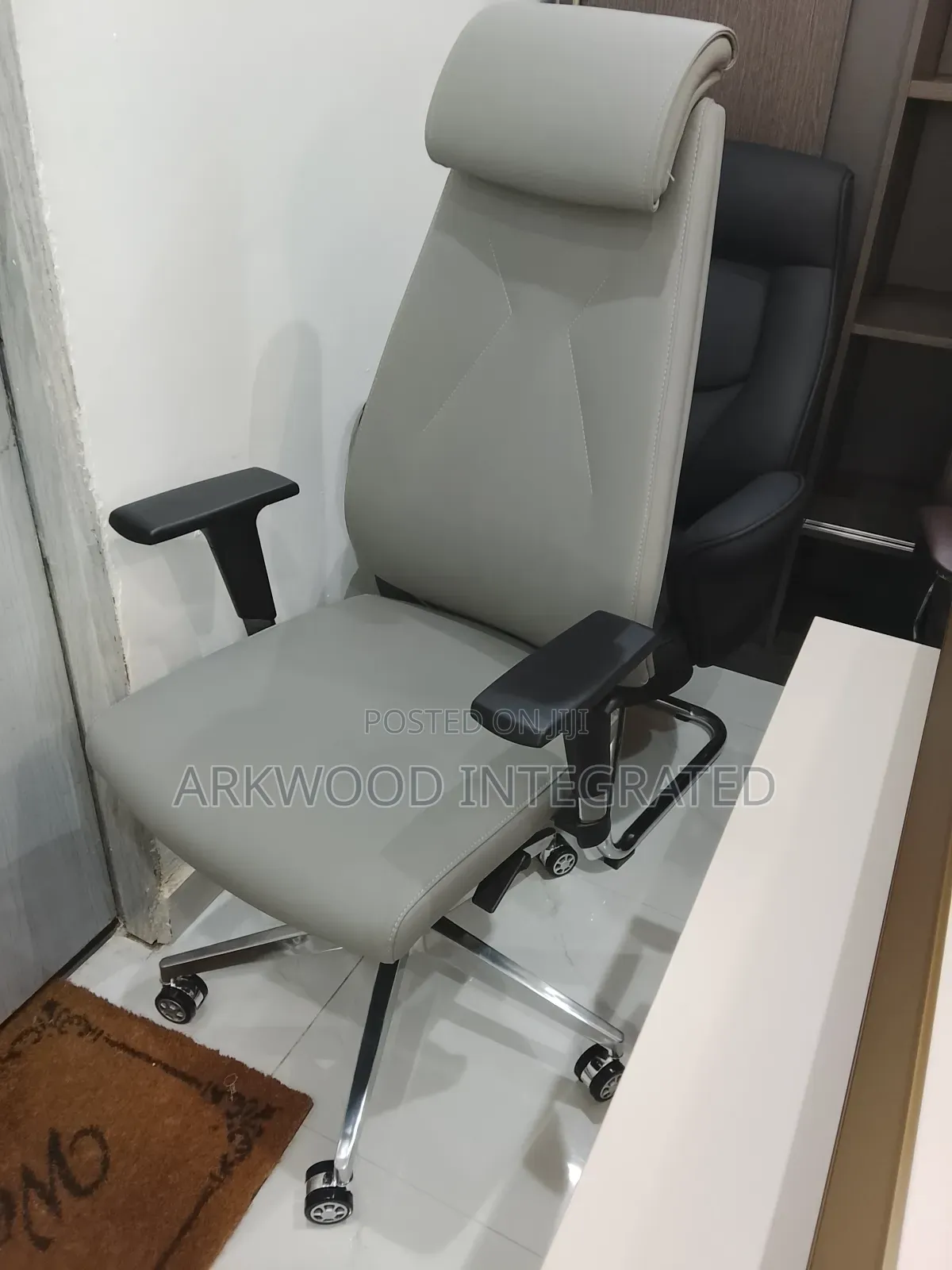 Executive Office Leather Chair With Recline Function