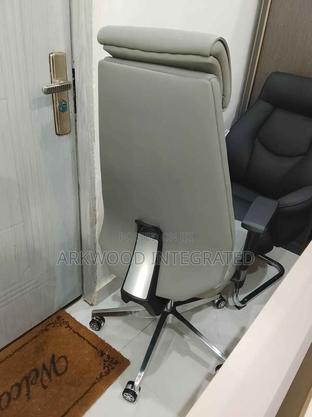 Executive Office Leather Chair With Recline Function