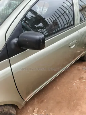 Toyota Yaris 1.4 2002 Gold