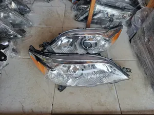 Headlamp Toyota Sienna 2010 Model