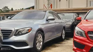 Mercedes-Benz E300 2018 Blue