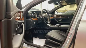 Mercedes-Benz E300 2018 Blue