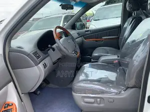 Toyota Sienna 2008 White
