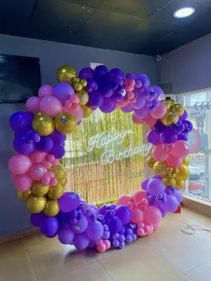 Round Arch Birthday Decor