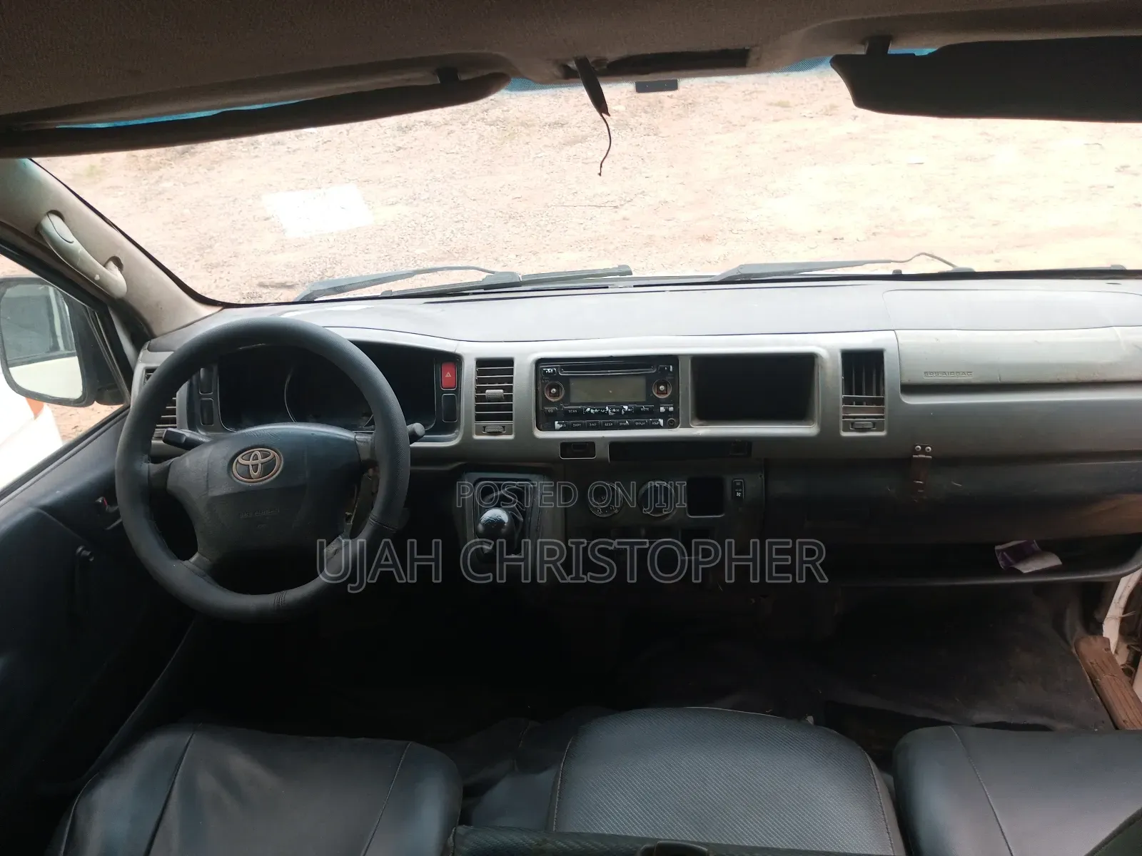 Toyota HiAce 2013 White