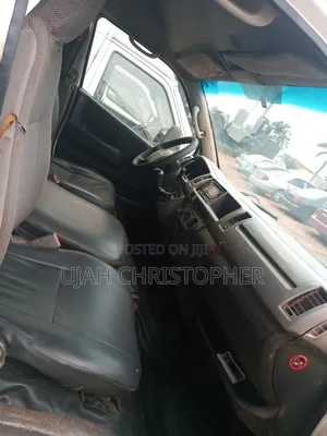 Toyota HiAce 2013 White