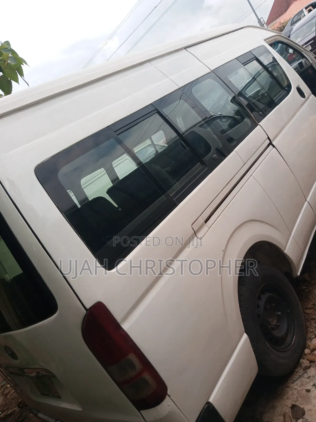 Toyota HiAce 2013 White