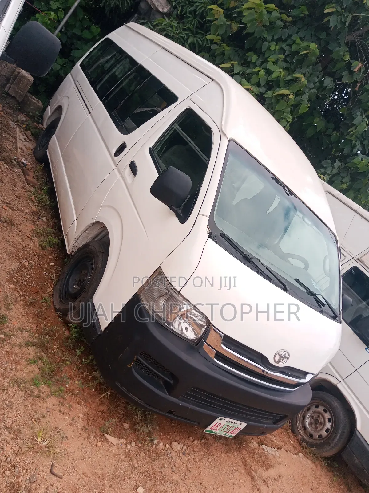 Toyota HiAce 2013 White