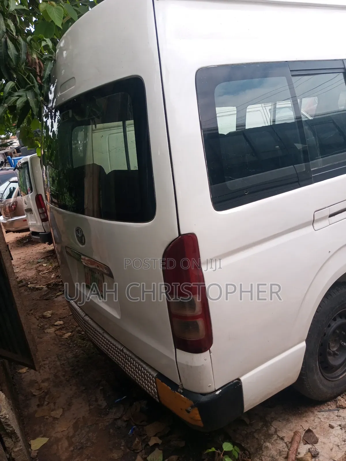 Toyota HiAce 2013 White