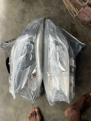 Headlight Nissan Versa
