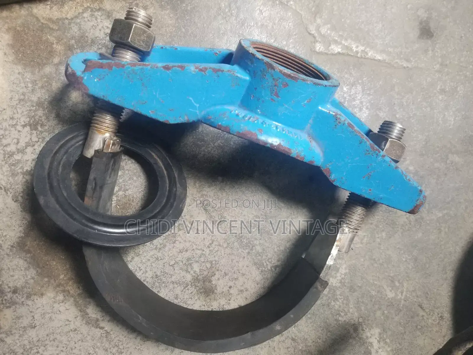 Iron Saddle Clamp