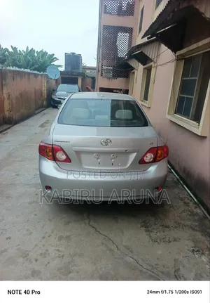 Toyota Corolla 2010 Silver
