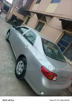 Toyota Corolla 2010 Silver