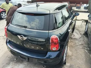 Mini Cooper 2017 Blue