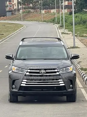 Toyota Highlander XLE 4dr SUV AWD (3.5L 6cyl 6A) 2015 Gray
