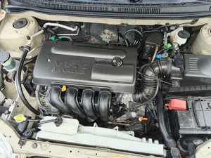Toyota Corolla LE 2004 Gold