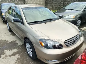 Toyota Corolla LE 2004 Gold