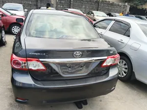 Toyota Corolla LE Special Edition 4dr Sedan (1.8L 4cyl 4A) 2013 Gray