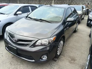 Toyota Corolla LE Special Edition 4dr Sedan (1.8L 4cyl 4A) 2013 Gray