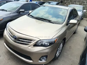 Toyota Corolla LE 4dr Sedan (1.8L 4cyl 4A) 2010 Gold