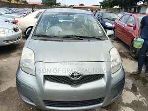 Toyota Yaris Base Hatchback 5dr 2010 Blue