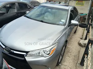 Toyota Camry XLE 4dr Sedan (3.5L 6cyl 6A) 2017 Silver