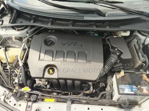 Toyota Corolla LE 4dr Sedan (1.8L 4cyl 4A) 2012 Silver
