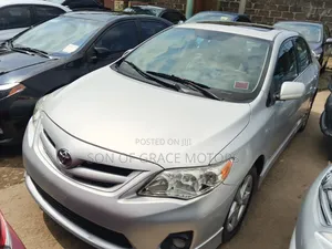 Toyota Corolla LE 4dr Sedan (1.8L 4cyl 4A) 2012 Silver