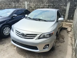 Toyota Corolla LE 4dr Sedan (1.8L 4cyl 4A) 2012 Silver