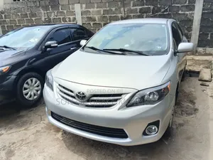 Toyota Corolla LE 4dr Sedan (1.8L 4cyl 4A) 2012 Silver