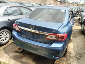Toyota Corolla LE 4dr Sedan (1.8L 4cyl 4A) 2012 Blue
