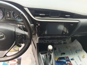 Toyota Corolla SE (1.8L 4cyl 2A) 2019 Red