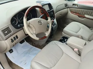 Toyota Sienna XLE Limited AWD 2006 White