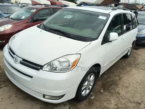Toyota Sienna XLE Limited AWD 2006 White