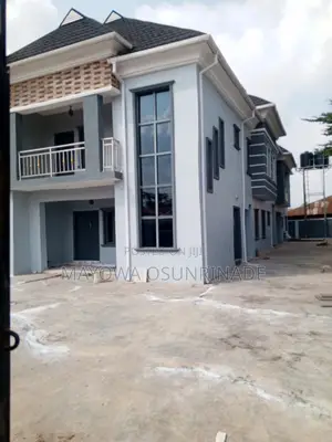 2bdrm Apartment in Ologuneru for rent