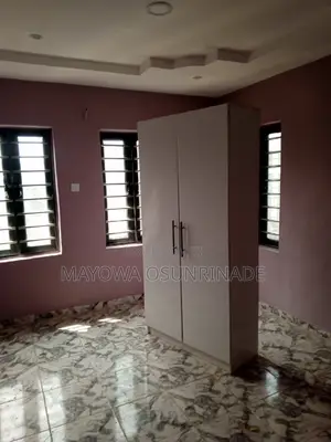 3bdrm Apartment in Ologuneru for rent