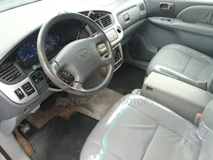 Toyota Sienna LE 2003 Silver
