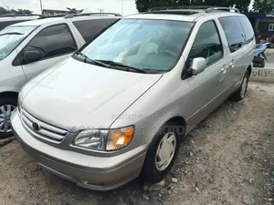 Toyota Sienna LE 2003 Silver