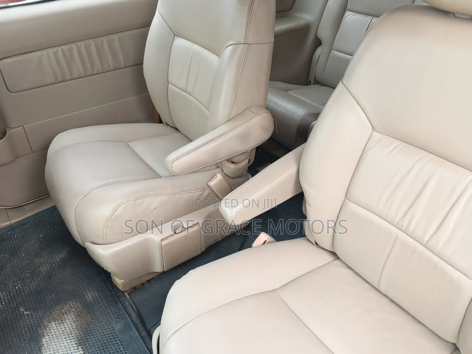 Toyota Sienna LE 2003 Gold