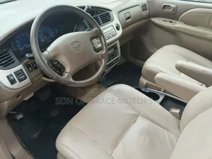 Toyota Sienna LE 2003 Gold
