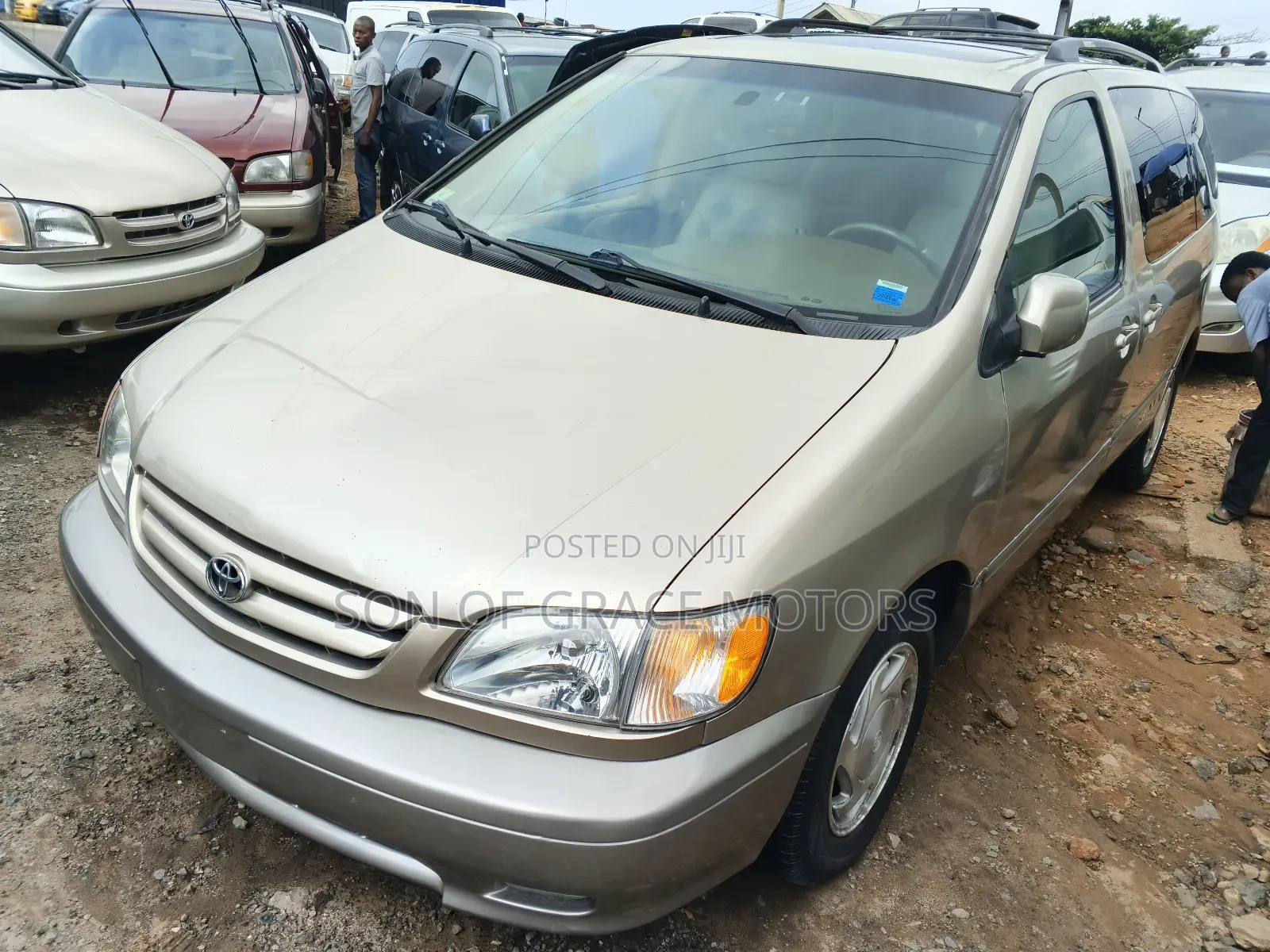 Toyota Sienna LE 2003 Gold