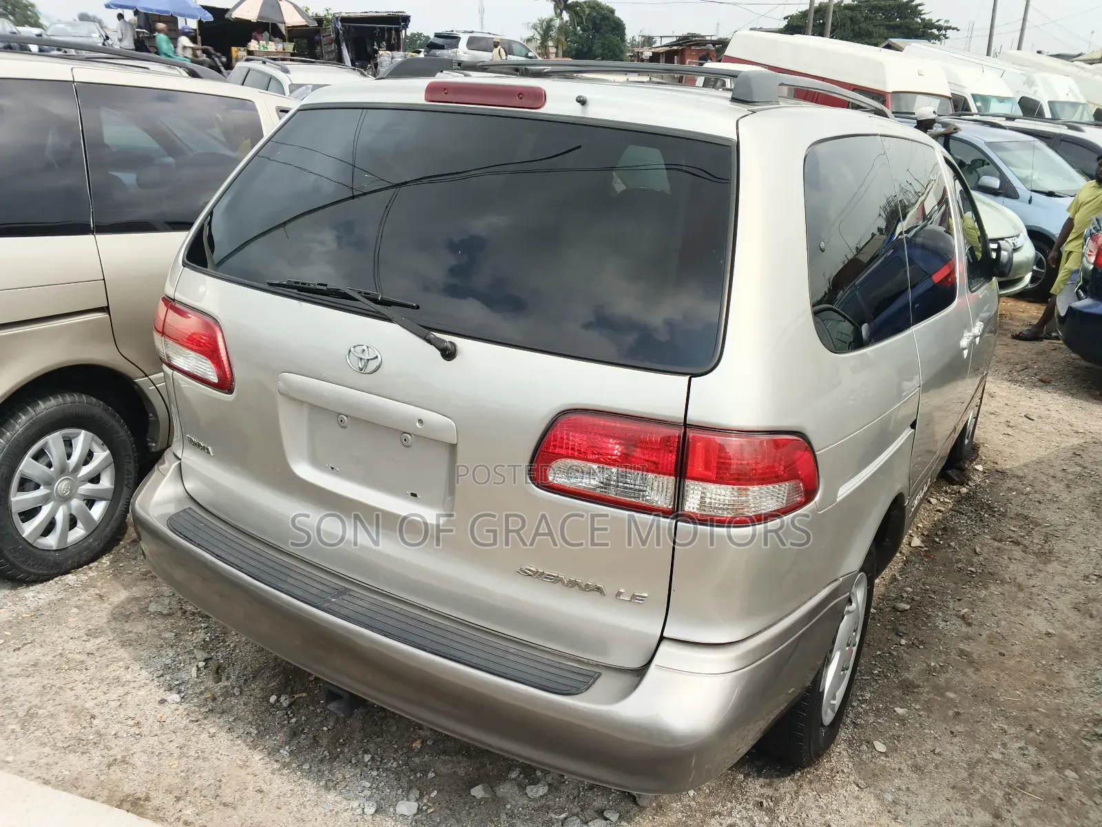 Toyota Sienna LE 2003 Silver
