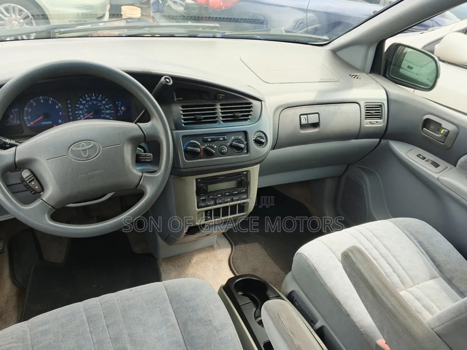Toyota Sienna LE 2003 Silver