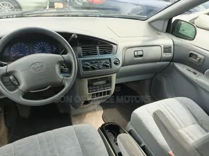 Toyota Sienna LE 2003 Silver