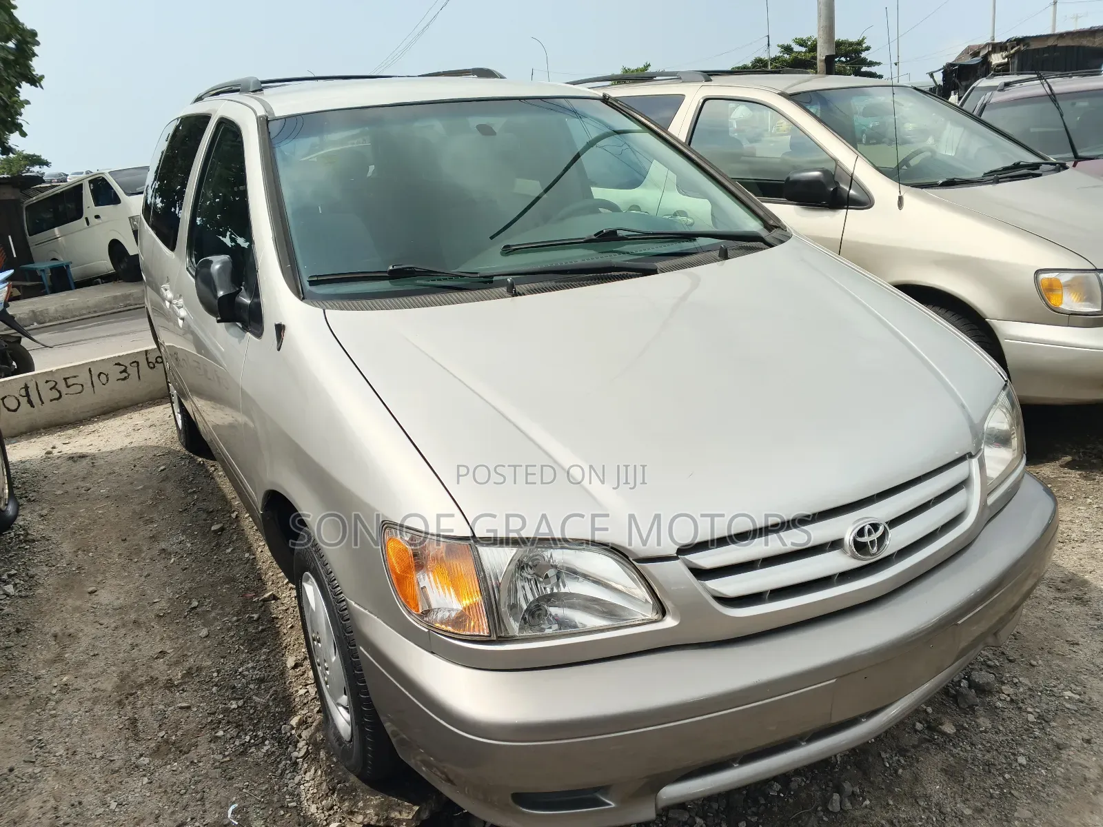 Toyota Sienna LE 2003 Silver