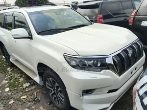 Toyota Land Cruiser Prado 4.0 2023 White